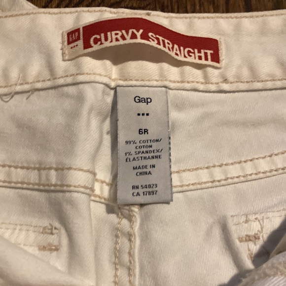 GAP curvy straight white jeans. Worn once. - Picture 6 of 6